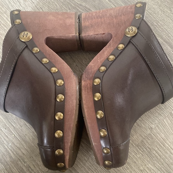 Chanel dark brown leather clog mules - Picture 6 of 7